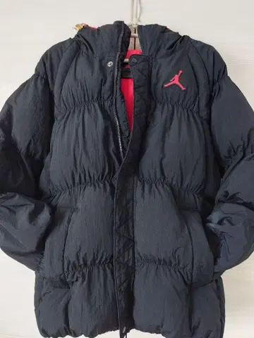 Jordan 후드 부착 다운 자켓 블랙/레드