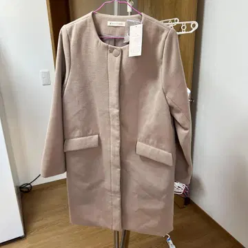 마제스틱 레곤 베이지 코트