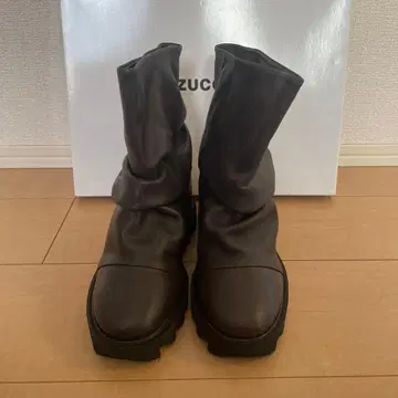 zucca 다크 브라운 슬리브 부츠 박스 포함