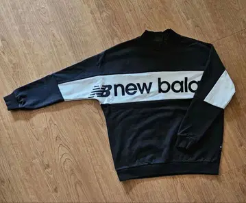 new balance 스웨트 셔츠 S 사이즈 블랙