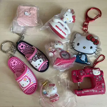 헬로키티 키링 8개 세트