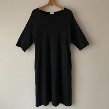 플랜테이션 니트 원피스