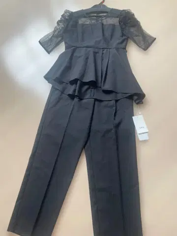 새상품 미사용 택 포함 결혼식 2차 모임 파티 페플럼 수트 셋업