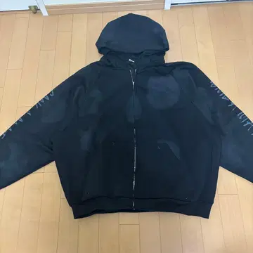 MATERIAL 블랙 후드티와 팬츠 세트