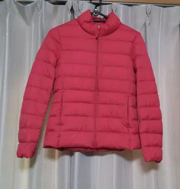 유니클로 울트라 라이트 다운 자켓 핑크 S 사이즈