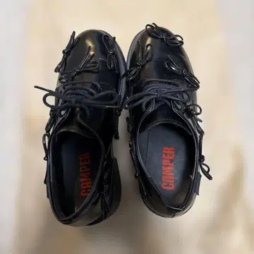 CAMPER 블랙 로퍼 리본 장식