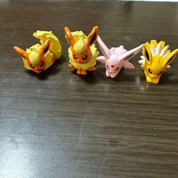 포켓몬 이브이 진화계 피규어 세트 빗쿠라타마고