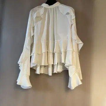 ZARA 아이보리 화이트 프릴 긴팔 블라우스