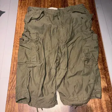 BEAMS 올리브 카고 숏팬츠