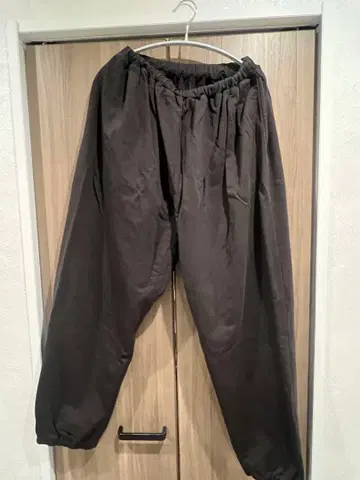 roku 6 개더 팬츠