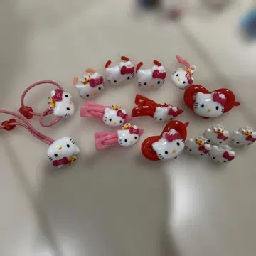 헬로키티 HELLO KITTY 헤어 액세서리 세트!