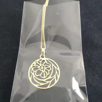 꽃 모티브 목걸이 골드 컬러