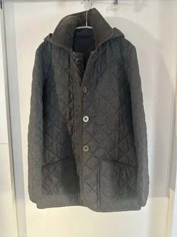 그레이 퀼팅 자켓 후드 부착 CARRARO/SHIPS