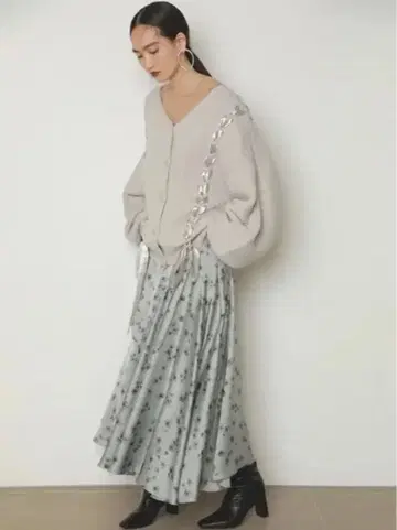 snidel 새틴 프린트 스커트