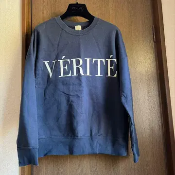 이에나 네이비 맨투맨