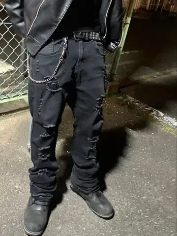 블랙 플레어 데님 데미지 가공