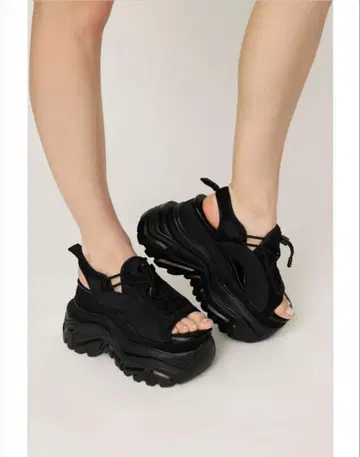 SLY CHUNKY TECH SNEAKER 샌들 M 블랙