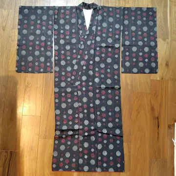 레트로 패턴 기모노