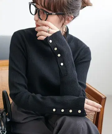 Discoat 터틀넥 버튼 블랙, 블루