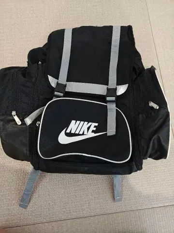 NIKE 블랙 럭색/백팩