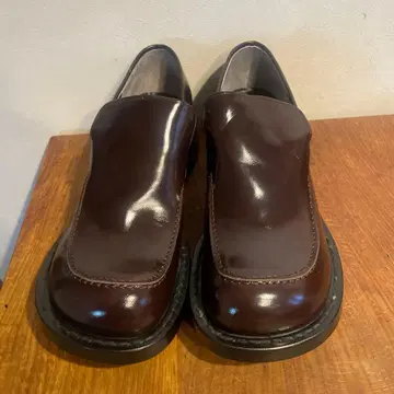 쿠가 코지() 다크 브라운 로퍼