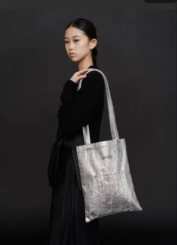 UN3D. 오리가미 포켓 토트 R 오리가미 포켓 라메 토트