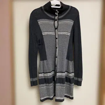 그레이 계열 니트 가디건