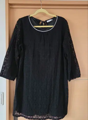 블랙 레이스 긴팔 튜닉