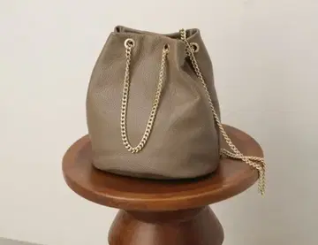 AULENTTI 가죽 양동이형 숄더백