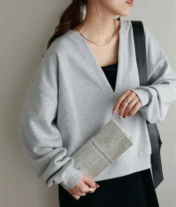 DISCOAT 숏 기장 맨투맨