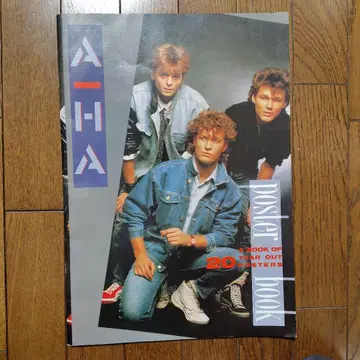 A-HA 포스터북 미국 출판