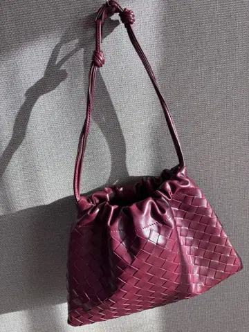 새상품 램 가죽 가죽 편직 숄더백 더스트백 미디엄 M