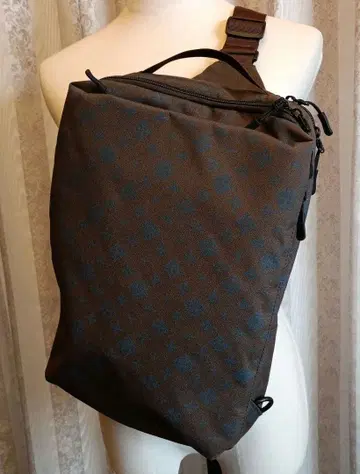 새상품급 러셋 원숄더 백팩