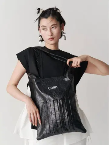 UN3D. 오리가미 포켓 토트 R 오리가미 포켓 라메 토트