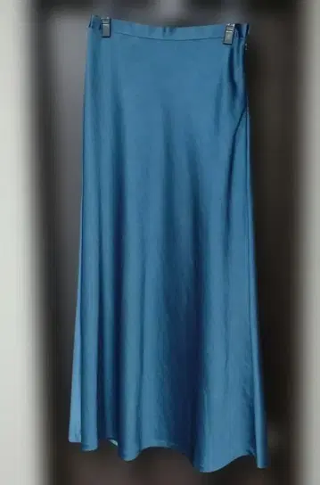 리브 드와 새틴 롱 스커트 사이즈 38