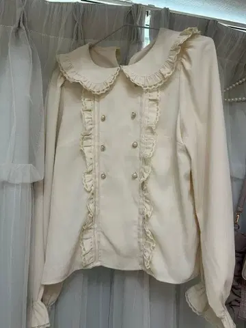 honeycinnamon 블라우스