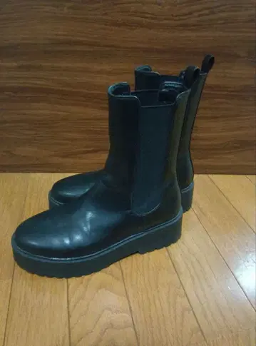 오리엔탈 트래픽의 사이드 고어 부츠