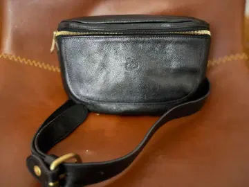 일비종떼 바디백 웨스트 파우치 블랙 2025 구매