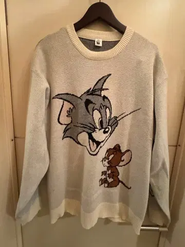 톰과 제리 니트 스웨터 그레이