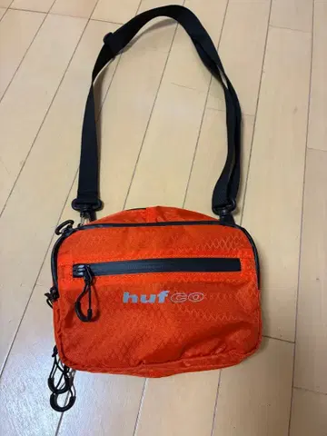 HUF 바디백 오렌지