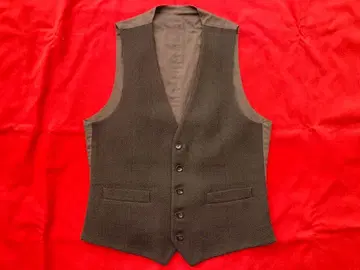 트렌드의 레이어드 머스트 아이템 LARDINI 라르디니 울 베스트