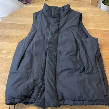 FREAKSSTORE 블랙 다운 베스트 S 사이즈