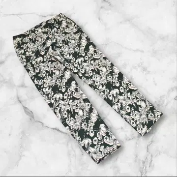 [ 맥스앤코 ] (38) 테이퍼드 팬츠 올 패턴 플로럴 패턴 타이트