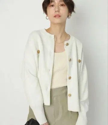 알라페쥬 스토리 골드 버튼 니트 자켓