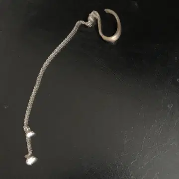 Jouete 실버 후크 타입 이어커프 크리스탈 포함