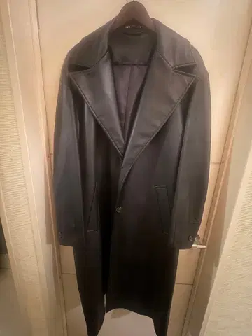 블랙 롱 코트 허리 리본 포함