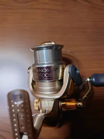 SHIMANO AERNOS SP 2500S 스피닝 릴