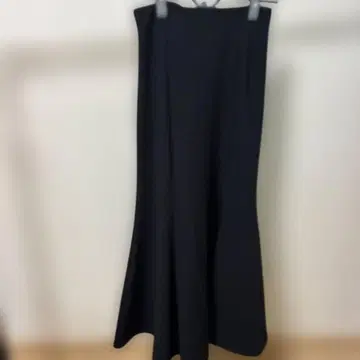 블랙 플레어 스커트