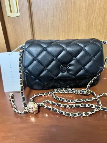 Cierra Korey 블랙 숄더백