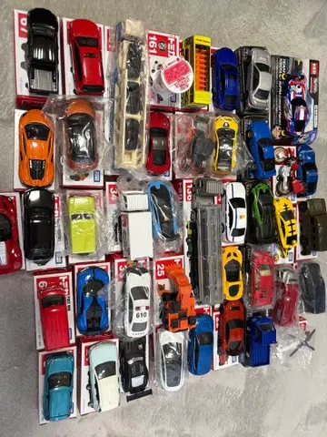 토미카 42대 묶음 판매. 미니카